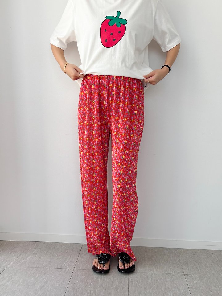 Oott Bebe - Korean Women Fashion - #restrostyle - Flower Pleats Pants (Mom) - 9
