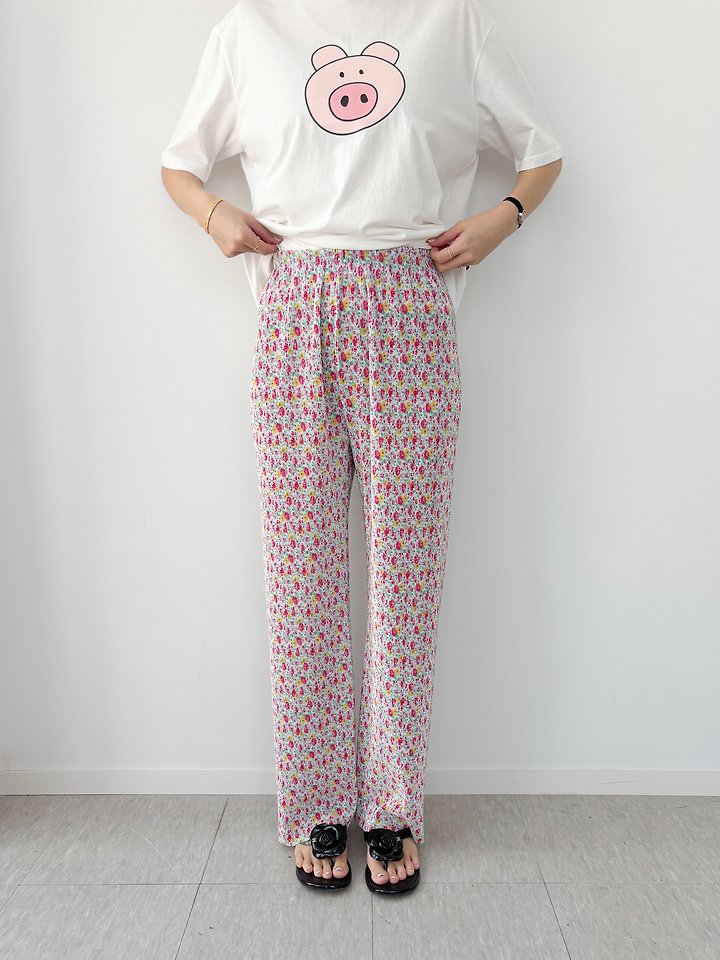 Oott Bebe - Korean Women Fashion - #romanticstyle - Flower Pleats Pants (Mom) - 10