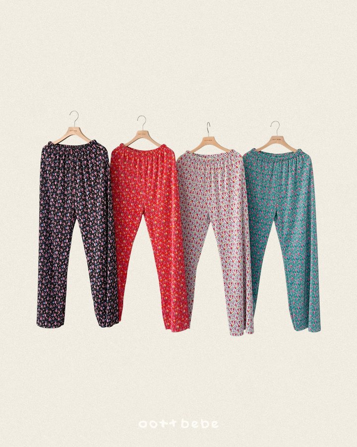 Oott Bebe - Korean Women Fashion - #womensfashion - Flower Pleats Pants (Mom)
