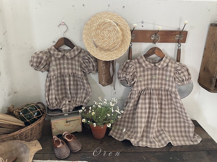 Oren - Korean Children Fashion - #childofig - Tua Embroidered Check One-Piece - 5