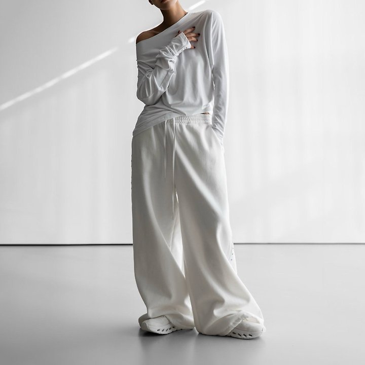 Paper Moon - Korean Women Fashion - #momslook - Oversized Eyelet Line Detail Sweat Wide Trousers - 2