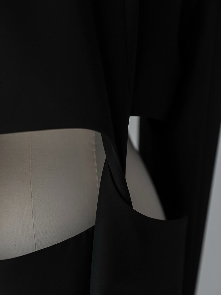 Paper Moon - Korean Women Fashion - #momslook - Squared Shoulder Cut Out Waist Detail Minimal Blazer - 7