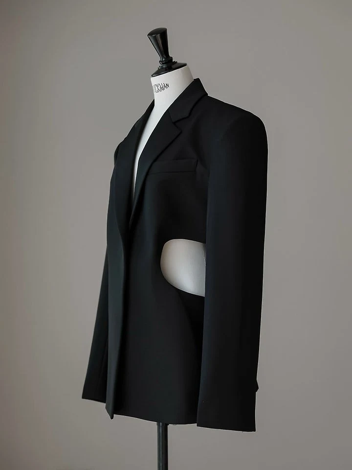 Paper Moon - Korean Women Fashion - #romanticstyle - Squared Shoulder Cut Out Waist Detail Minimal Blazer - 3