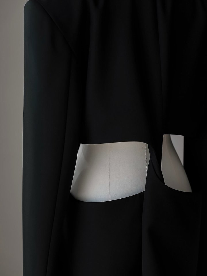 Paper Moon - Korean Women Fashion - #romanticstyle - Squared Shoulder Cut Out Waist Detail Minimal Blazer - 4