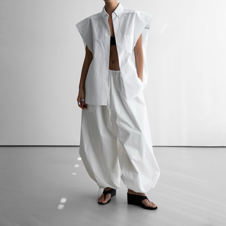 Paper Moon - Korean Women Fashion - #vintagekidsstyle - Oversized Square Sleeveless Shirt - 2