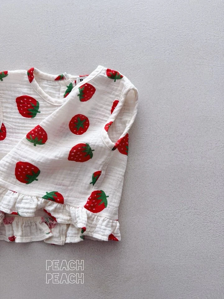 Peach Peach - Korean Children Fashion - #kidsshorts - Strawberry Blouse - 8