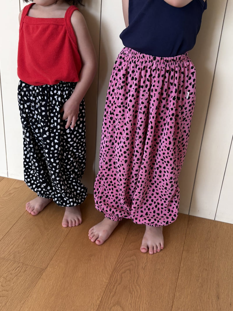 Pepper - Korean Children Fashion - #designkidswear - Black Pink Pleats Jogger Pants - 12