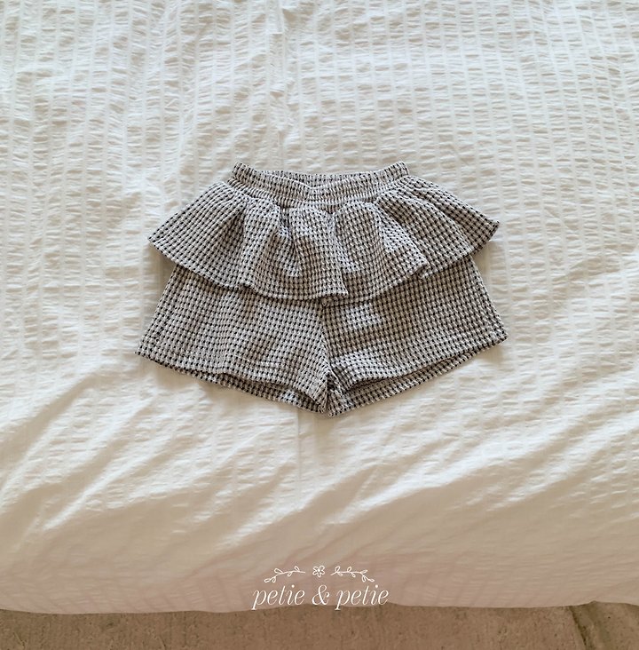 Petit & Petit - Korean Children Fashion - #littlefashionista - Emma Check Frill Shorts - 3