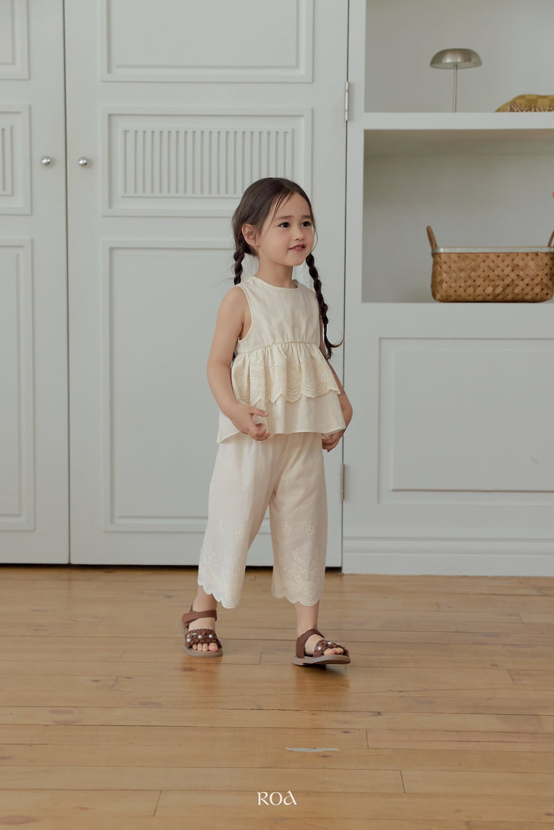 Roa - Korean Children Fashion - #kidsshorts - Blanc Embroidered Pants - 4