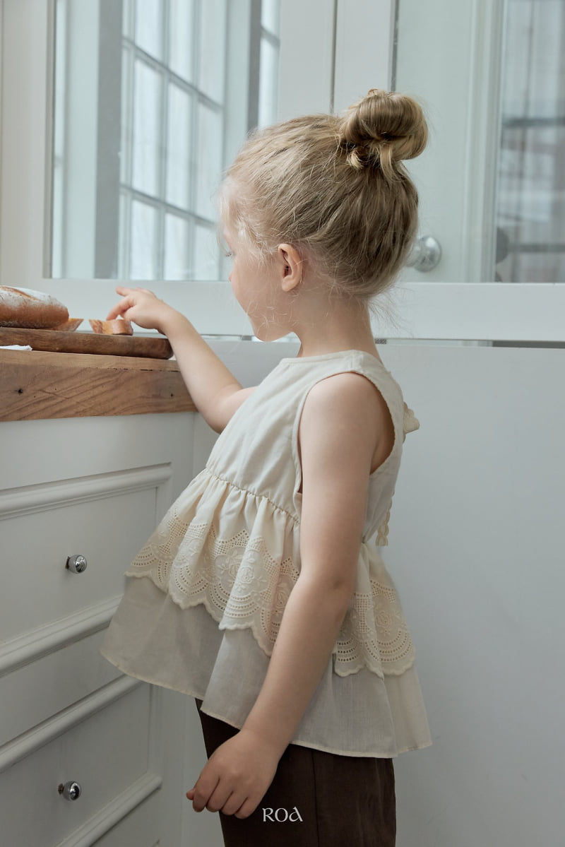 Roa - Korean Children Fashion - #littlefashionista - Rose Embroidered Blouse - 7