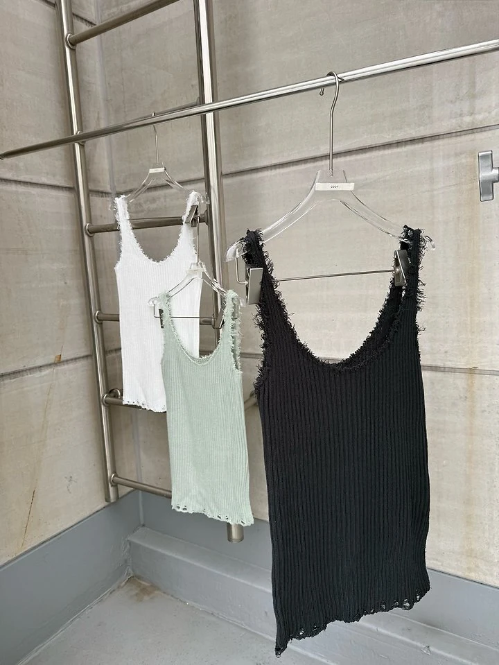 Uoov - Korean Women Fashion - #thatsdarling - Vintage Code Sleeveless - 2