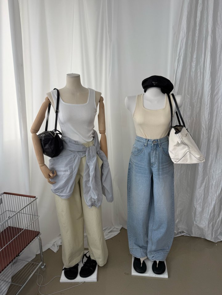 Uoov - Korean Women Fashion - #thatsdarling - Square Sleeveless