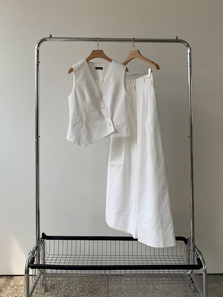 Vive L - Korean Women Fashion - #momslook - Alo Diagonal Vest - 2