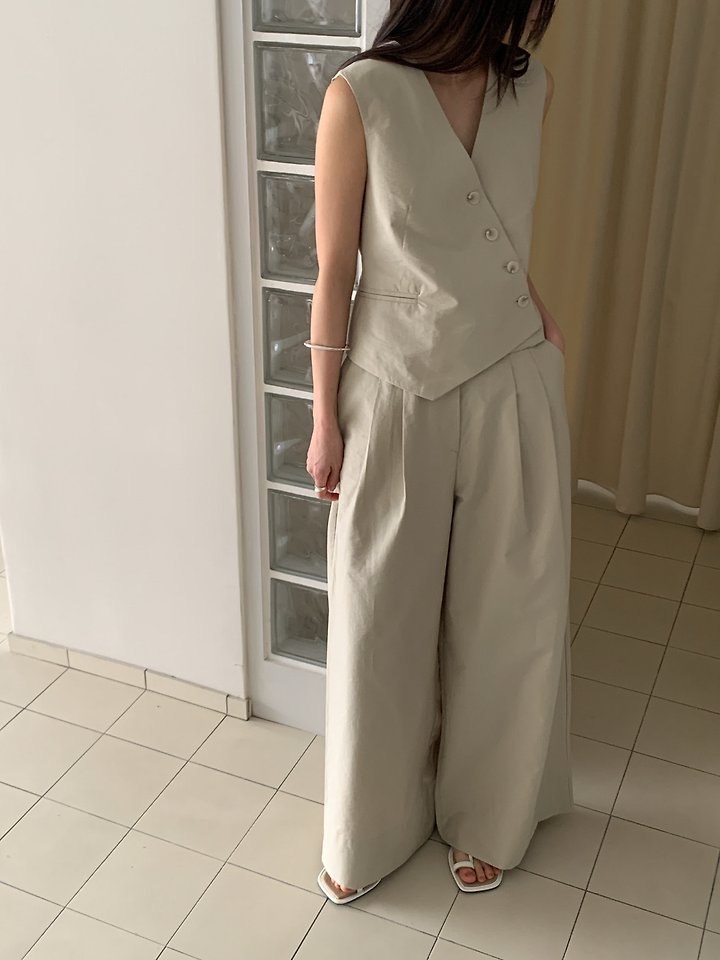 Vive L - Korean Women Fashion - #womensfashion - Alo Diagonal Vest - 3