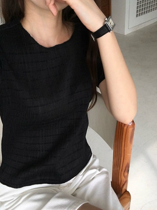 Pleats O Neck Top