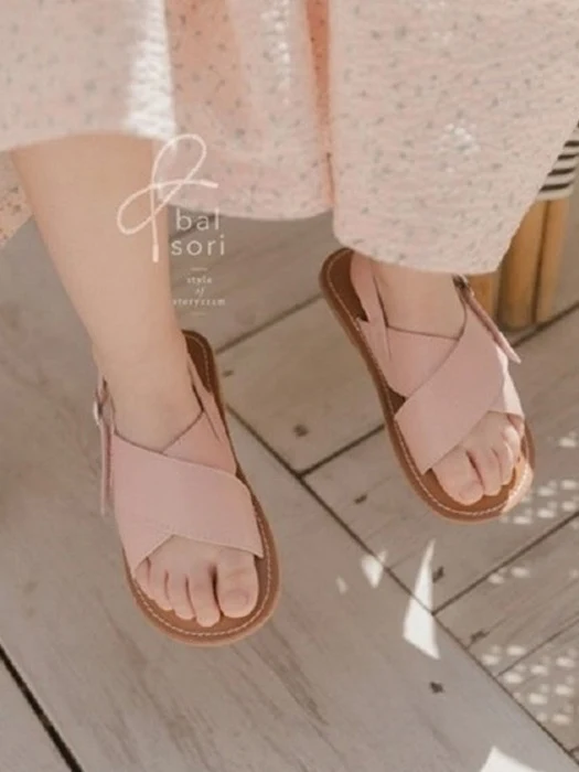 Pipi Sandals