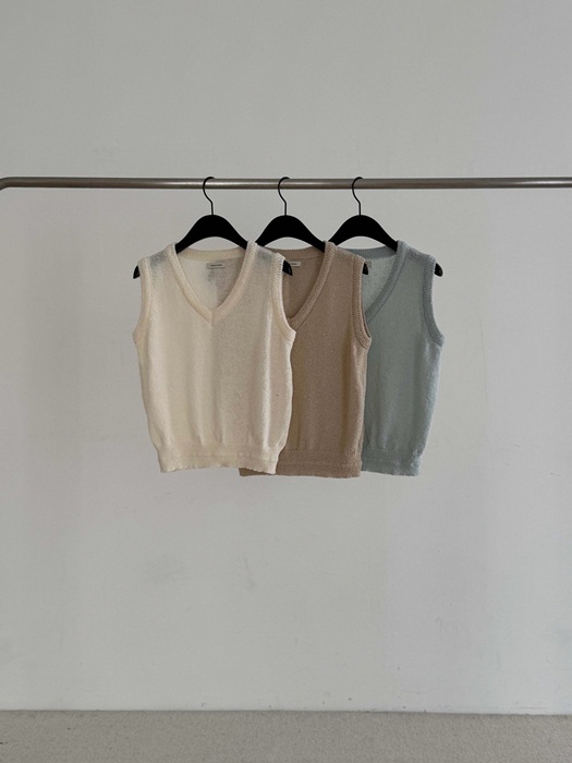 Pom Pom Knit Vest