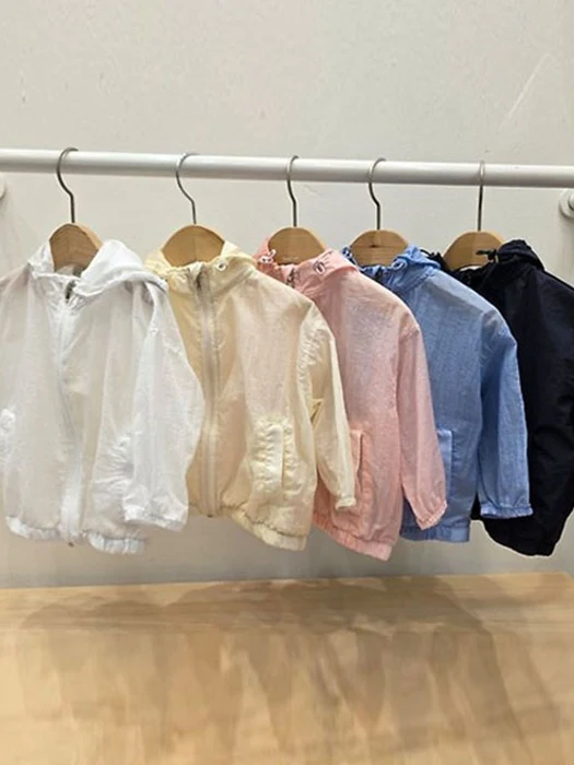 Windy Windbreaker Jumper (Mom) Windy Windbreaker Jumper (Mom)