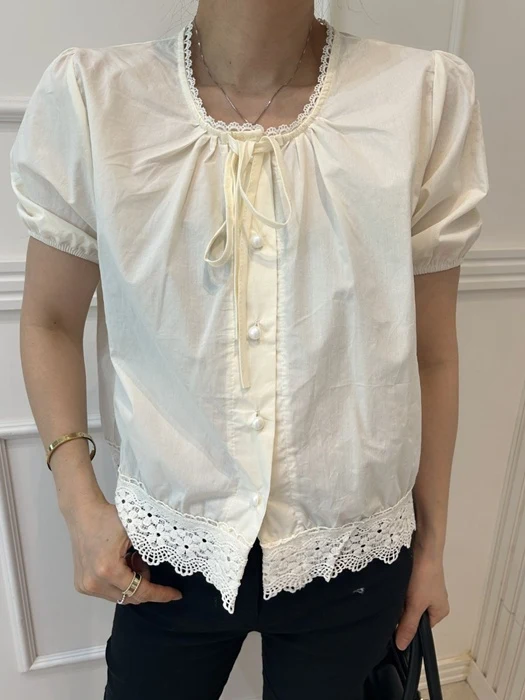 Blanc Blouse Blanc Blouse
