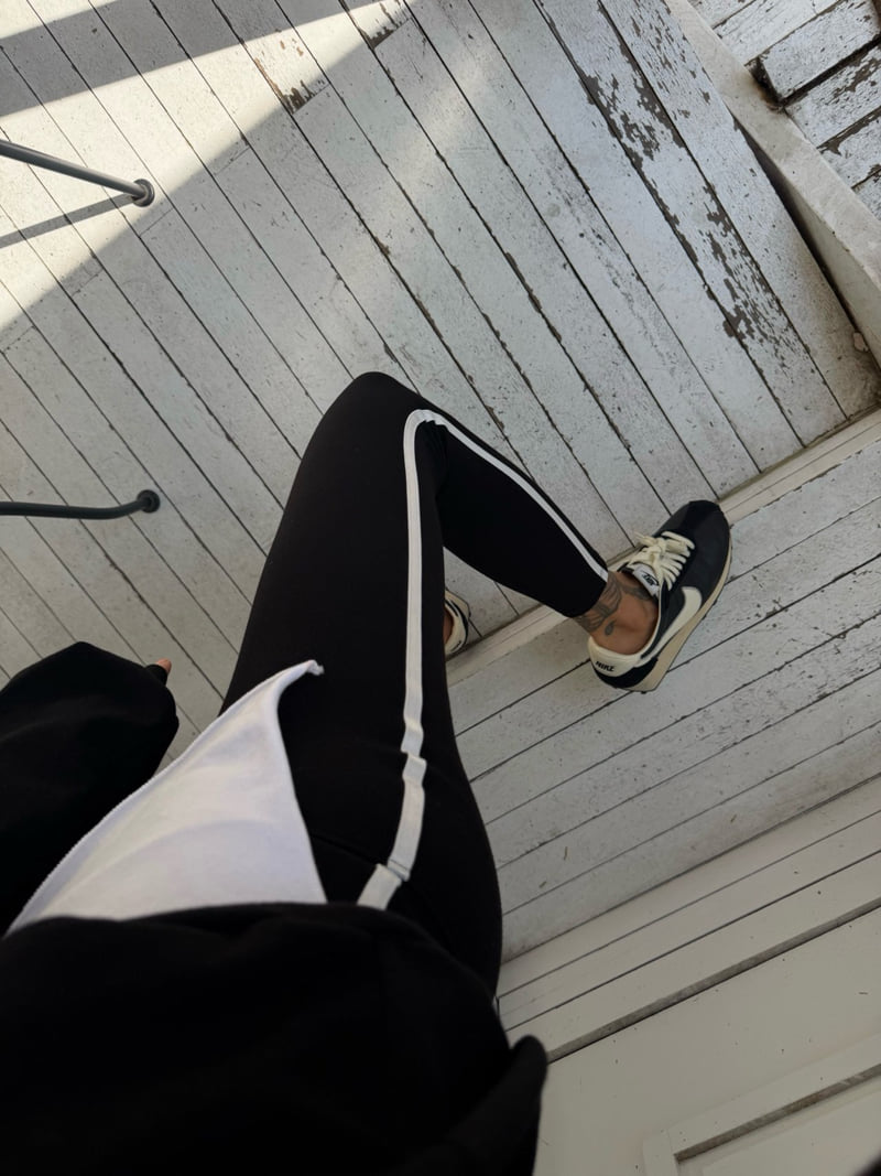 Abbeylee - Korean Women Fashion - #momslook - Tape Overlock Leggings - 10