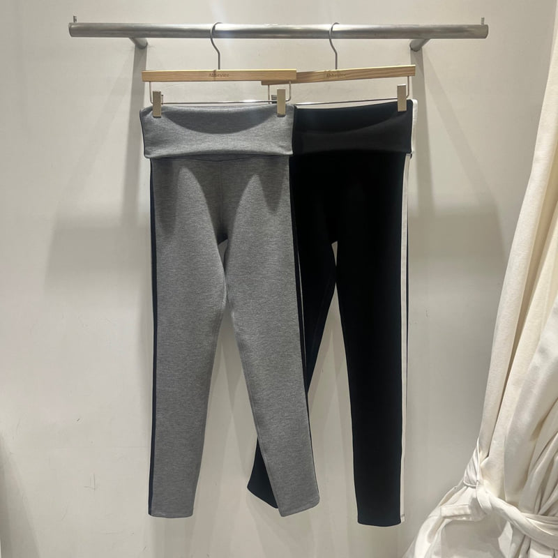 Abbeylee - Korean Women Fashion - #momslook - Tape Overlock Leggings - 12