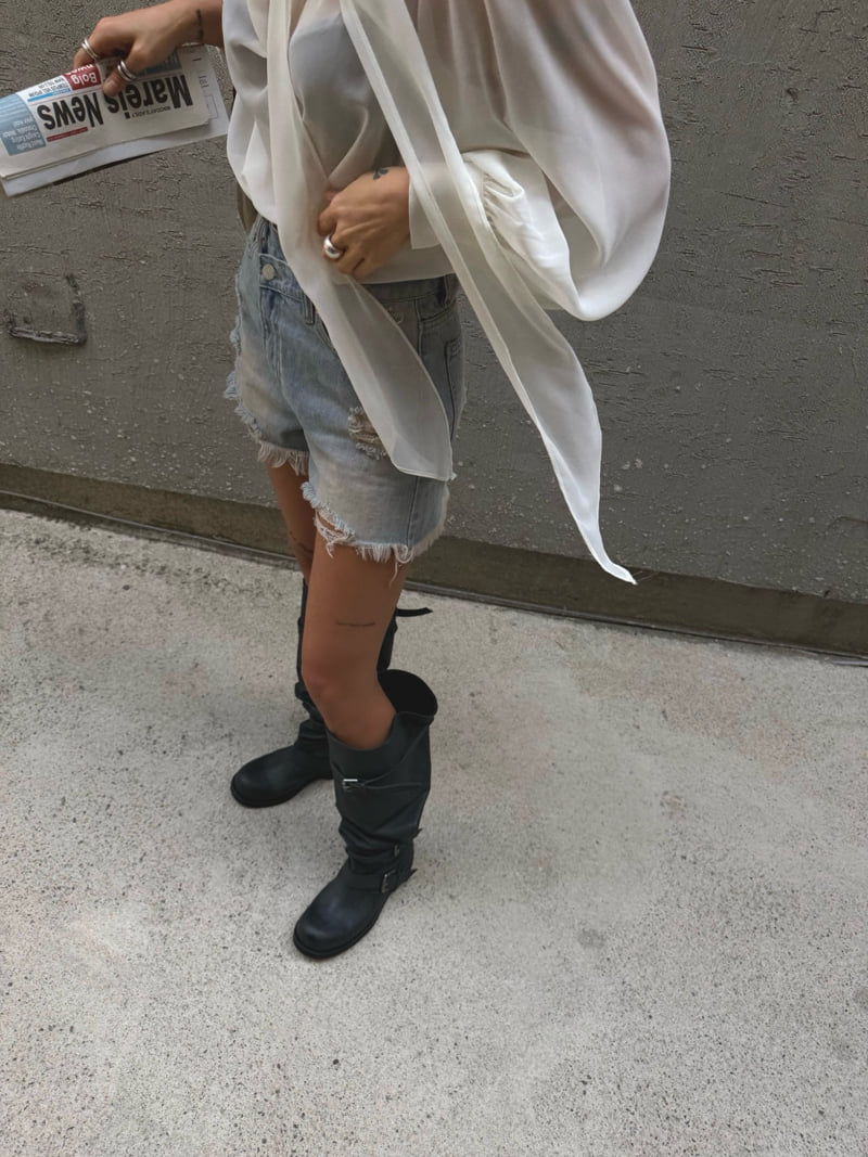 Abbeylee - Korean Women Fashion - #momslook - Offset Denim Shorts - 3