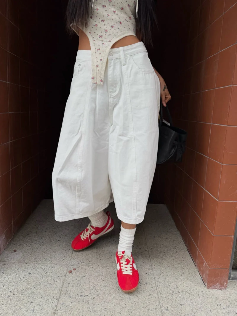 Abbeylee - Korean Women Fashion - #momslook - Bermuda Balloon Pants