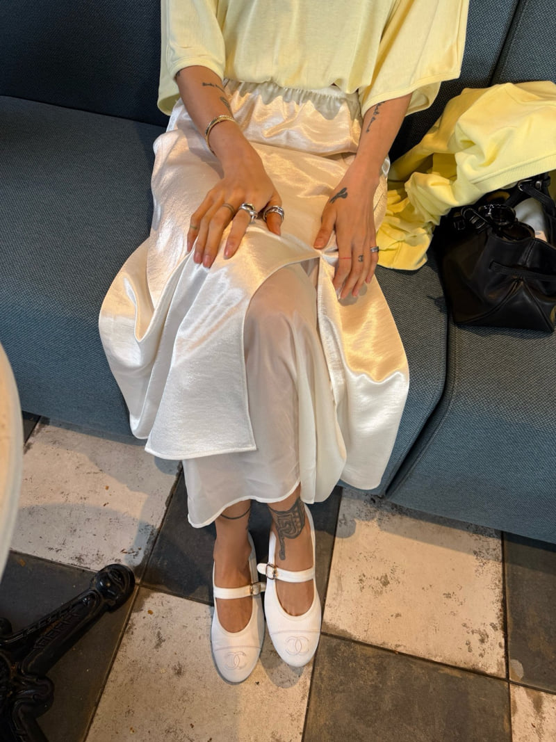 Abbeylee - Korean Women Fashion - #womensfashion - Silky Flow Skirt