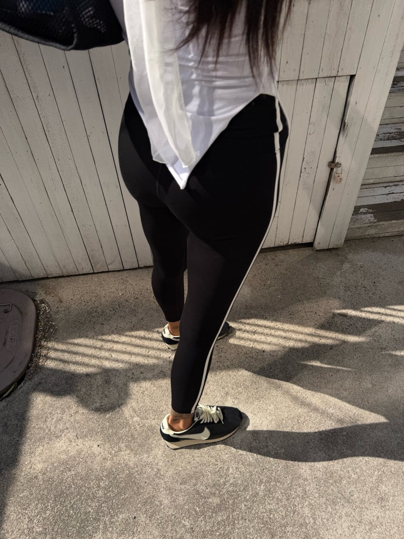 Abbeylee - Korean Women Fashion - #womensfashion - Tape Overlock Leggings - 5