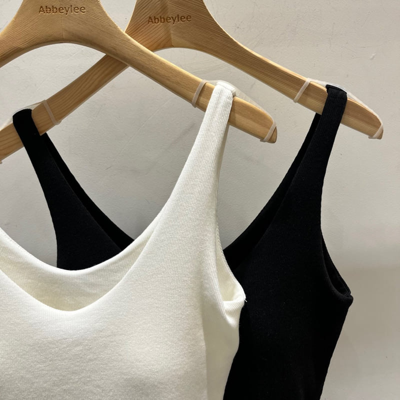 Abbeylee - Korean Women Fashion - #womensfashion - Comfort Padded Sleeveless Top - 10