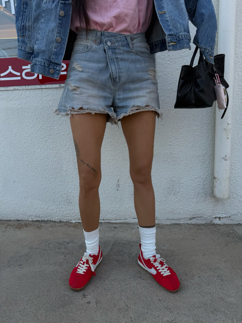 Abbeylee - Korean Women Fashion - #womensfashion - Offset Denim Shorts - 8