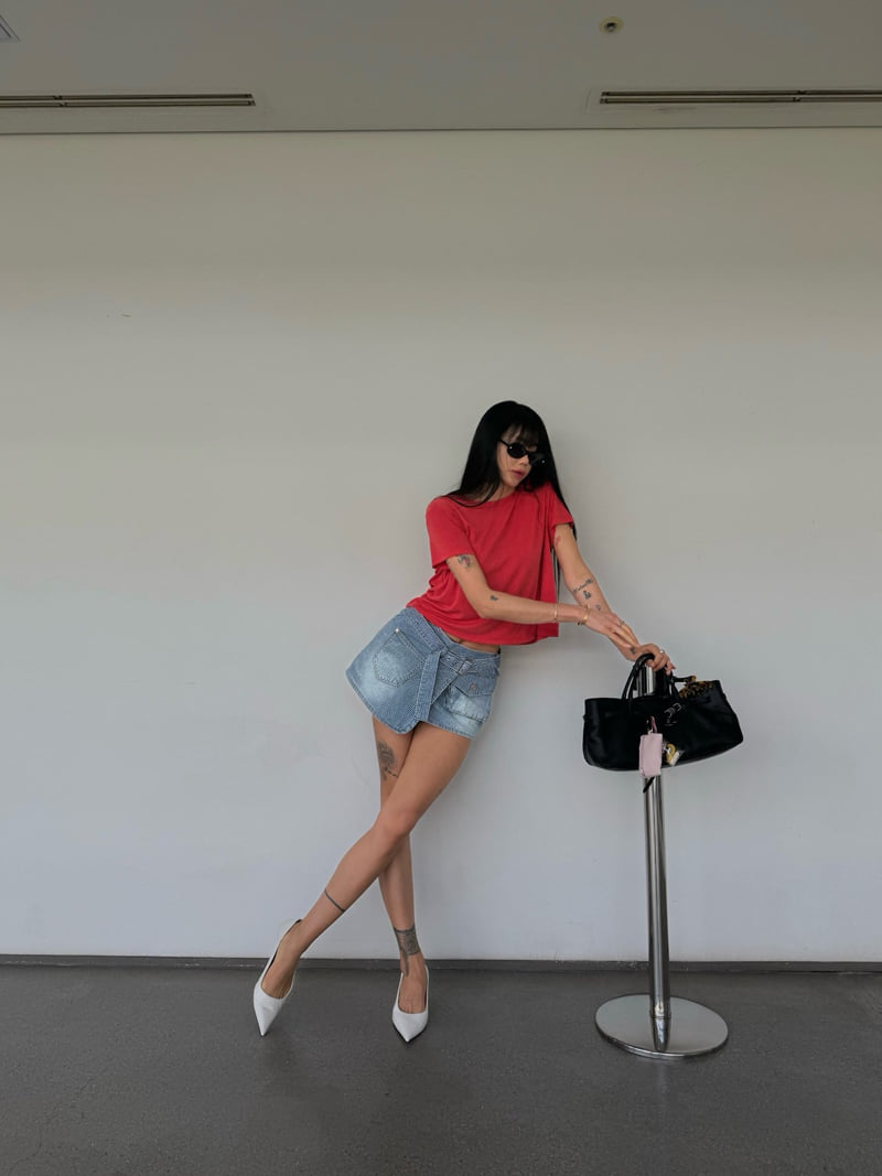 Abbeylee - Korean Women Fashion - #momslook - Back Slit Tee - 4