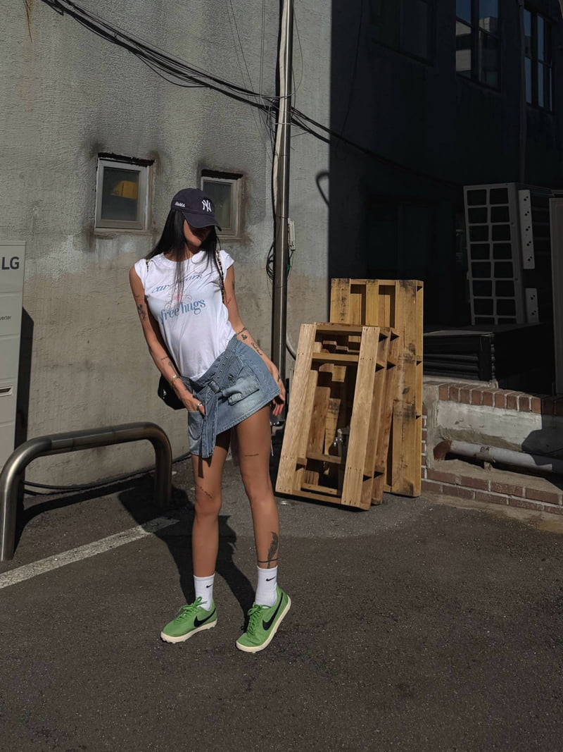 Abbeylee - Korean Women Fashion - #momslook - Teddy Vintage Tee - 4