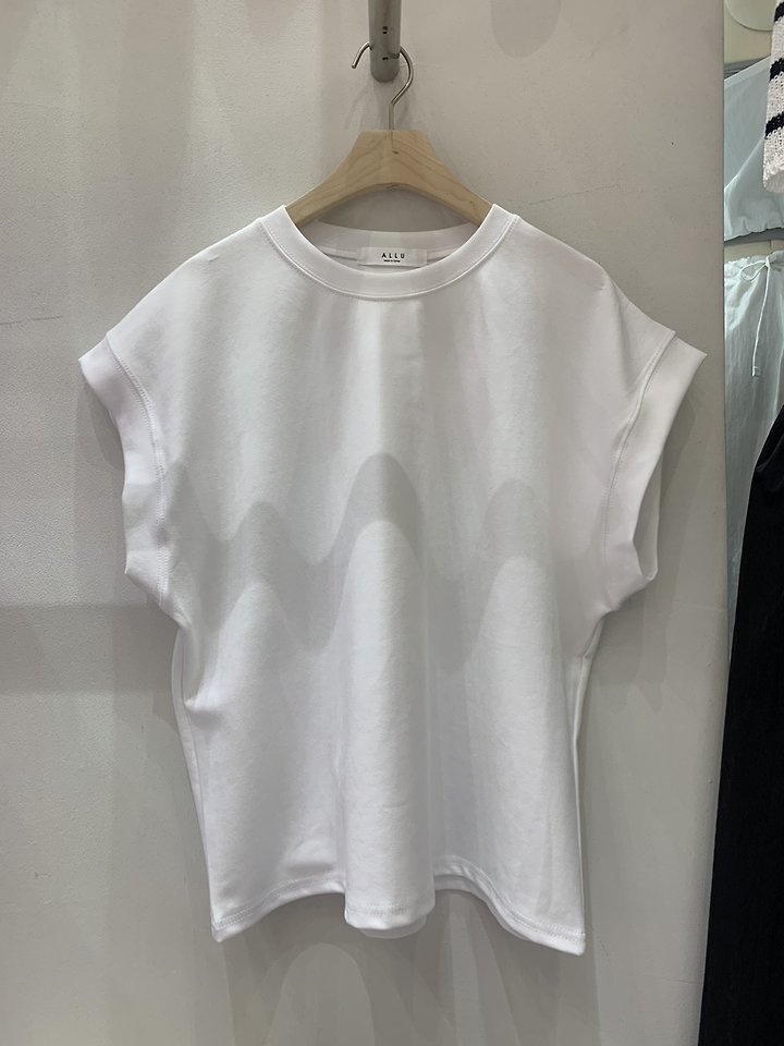 Allu - Korean Women Fashion - #restrostyle - Map Drop Sleeveless Top - 4