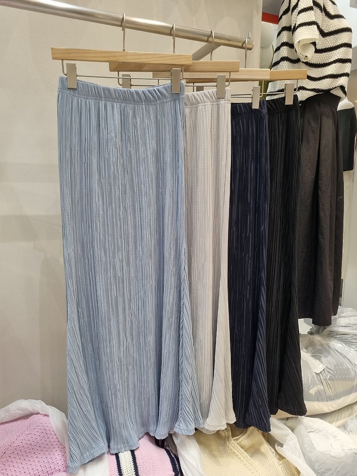 Allu - Korean Women Fashion - #vintageinspired - Pleated Flare Skirt - 6