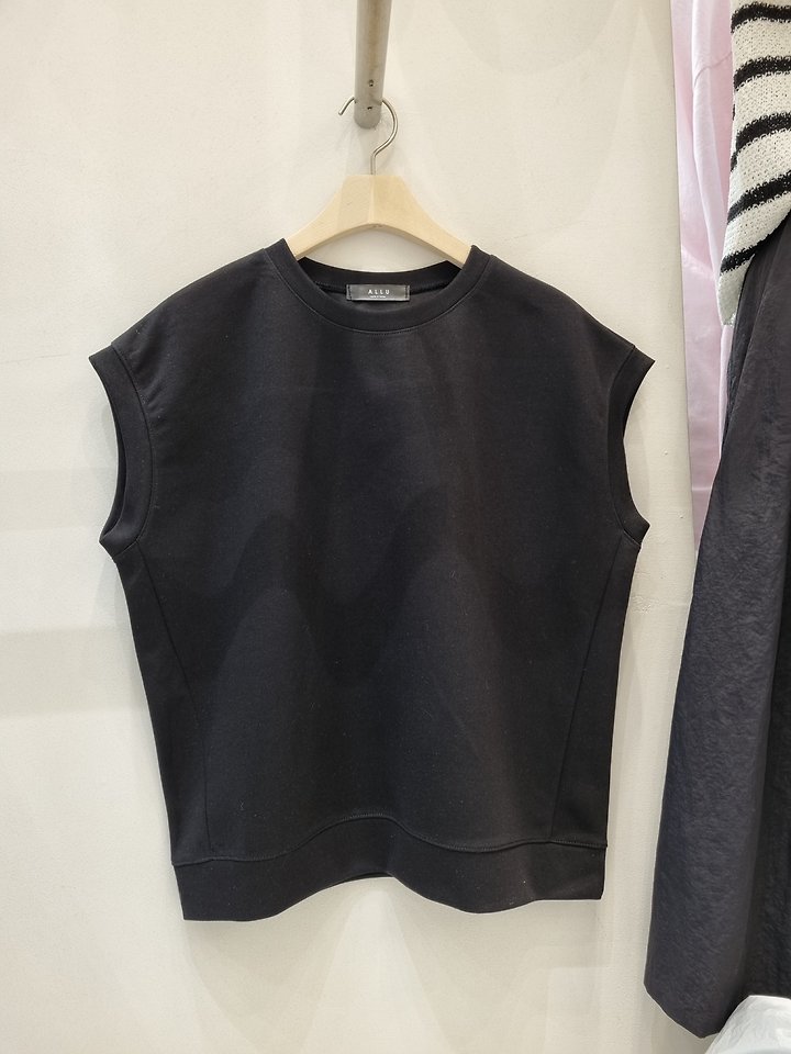 Allu - Korean Women Fashion - #vintagekidsstyle - And Cutline Tee - 10