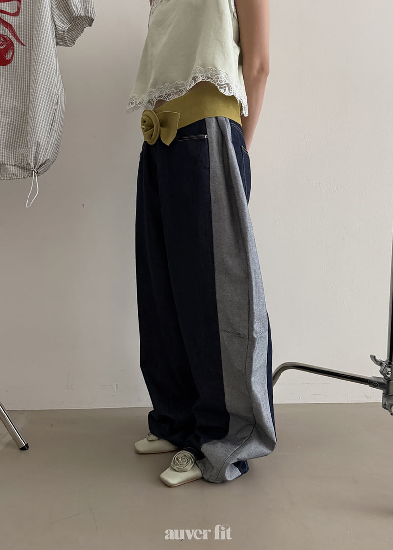 Auver_Fit - Korean Women Fashion - #momslook - Vintage Cut Denim Pants - 2
