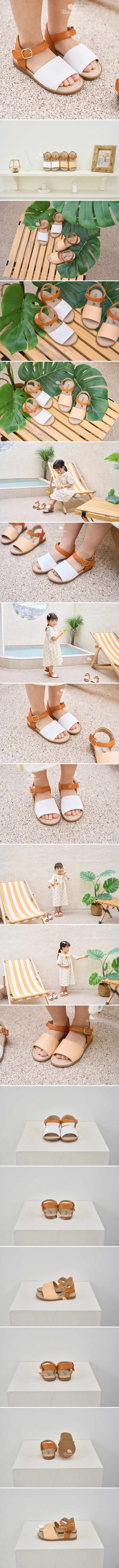 Babyzzam - Korean Children Fashion - #prettylittlegirls - Simple Punch Sandals