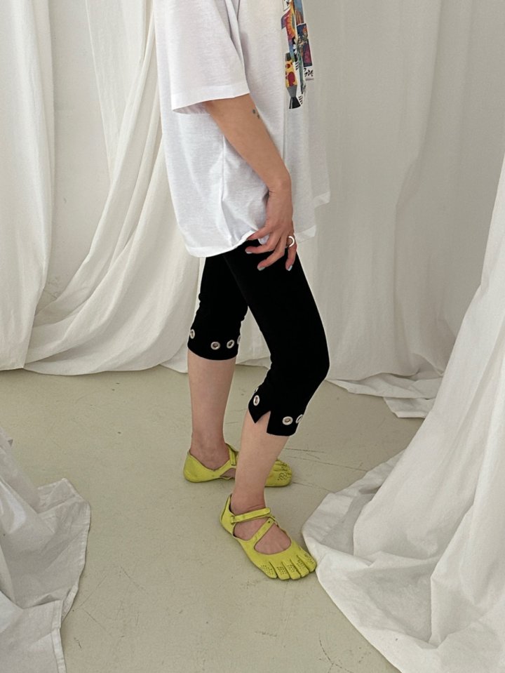 Chavi - Korean Women Fashion - #womensfashion - Pima Capri Leggings - 6