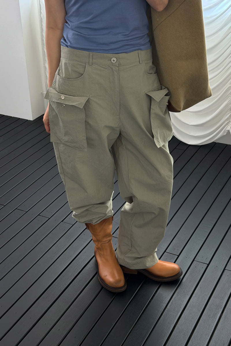 Connaught - Korean Women Fashion - #momslook - Ruri Pocket Cargo Pants - 5