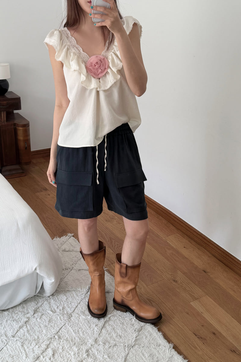 Connaught - Korean Women Fashion - #momslook - Pint Cargo Bermuda Pants - 10