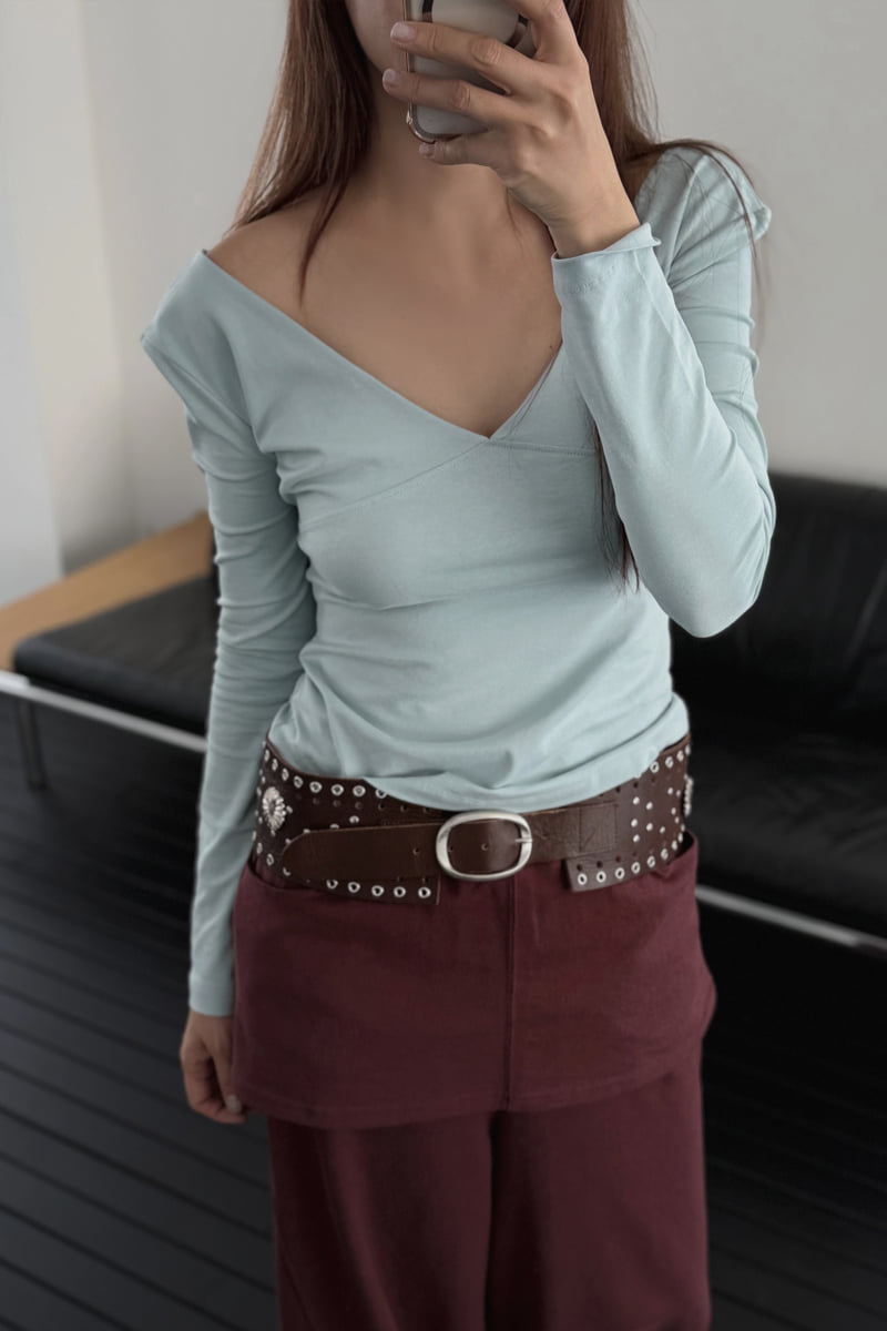 Connaught - Korean Women Fashion - #womensfashion - Comfort V-Neck Tee