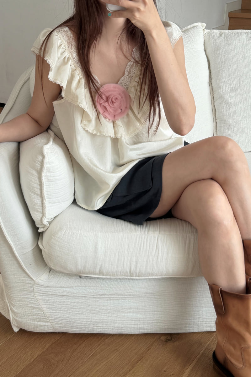 Connaught - Korean Women Fashion - #womensfashion - Gathered Cami Blouse - 2