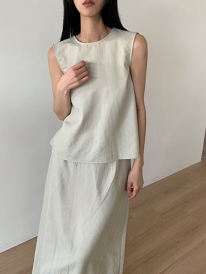 Cover - Korean Women Fashion - #momslook - Brick Sleeveless Blouse - 3