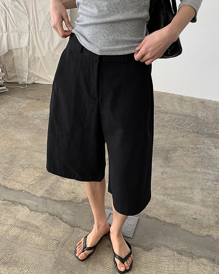 Cover - Korean Women Fashion - #momslook - Puffed Side Bermuda Pants - 7