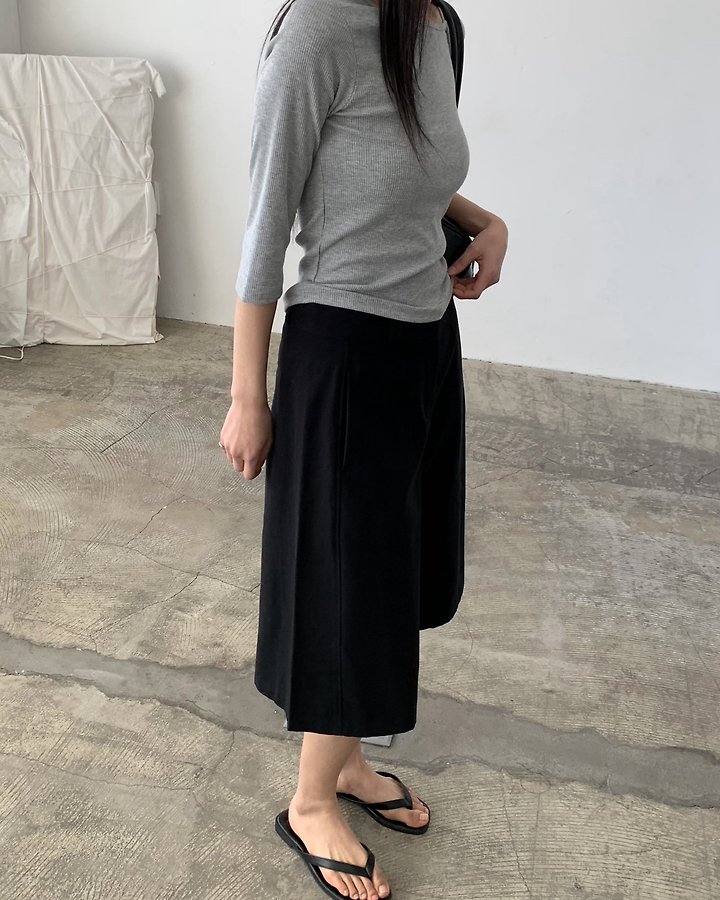 Cover - Korean Women Fashion - #momslook - Puffed Side Bermuda Pants - 8
