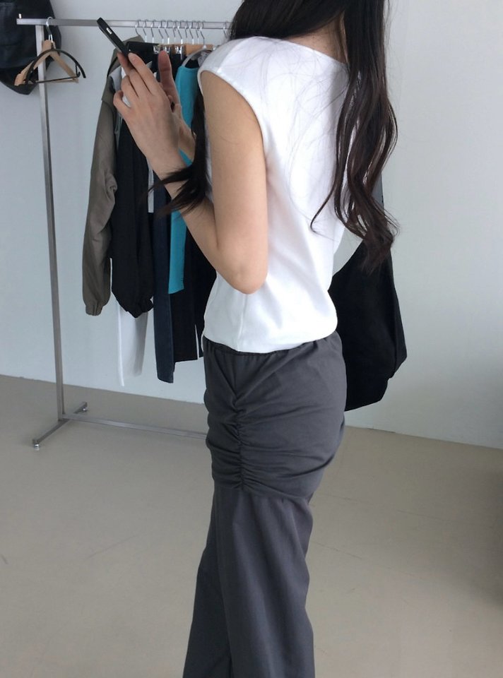 Cover - Korean Women Fashion - #restrostyle - Unbalanced Boat Neck Sleeveless Top - 4
