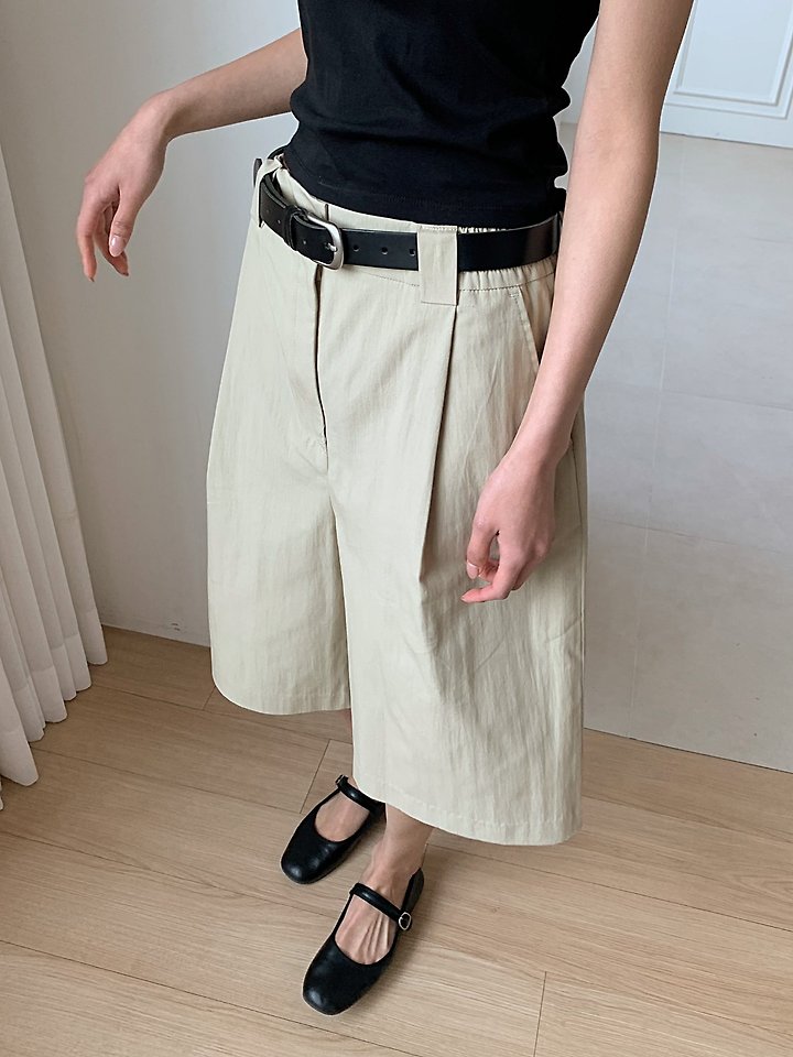 Cover - Korean Women Fashion - #womensfashion - Wide Banding Bermuda Pants - 2