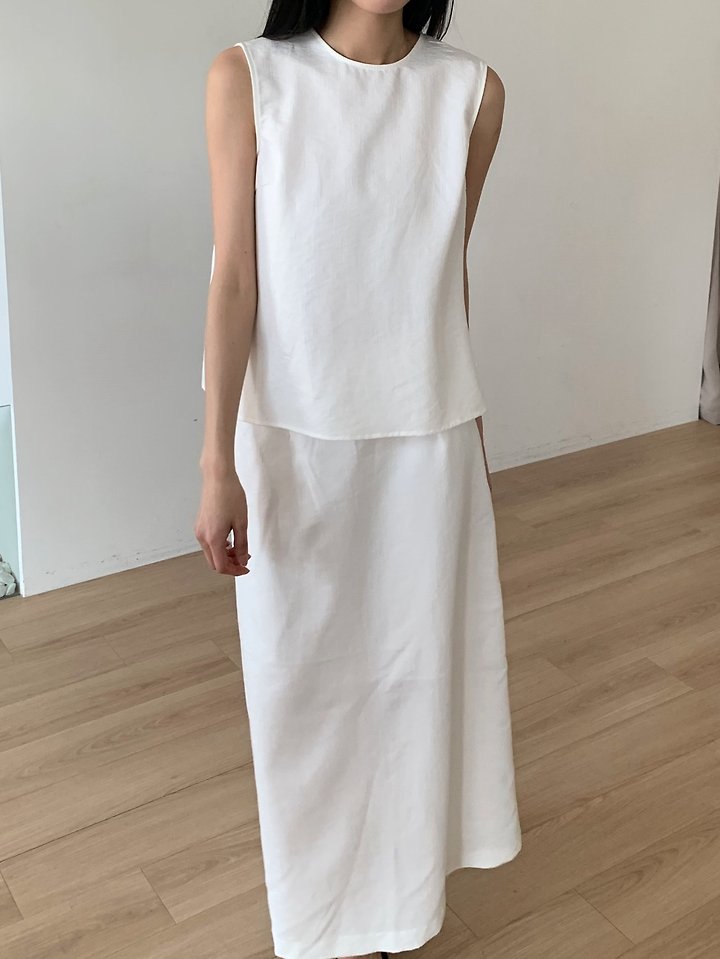 Cover - Korean Women Fashion - #momslook - Brick Sleeveless Blouse - 4