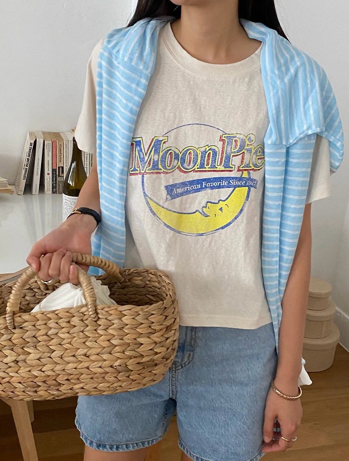Diana - Korean Women Fashion - #romanticstyle - Moon Pie Tee - 5
